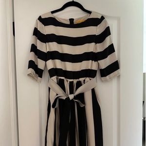 Alice + Olivia silk dress black beige stripe belted small